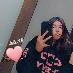 Meet your Posher, Hannah